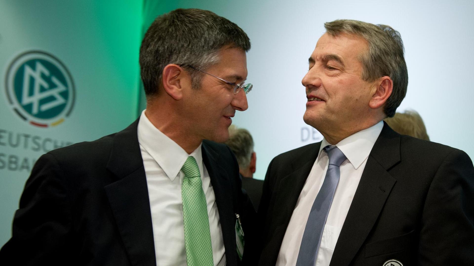 Enge Partnerschaft: Adidas-Chef Herbert Hainer und DFB-Präsident Wolfgang Niersbach. Enge Partnerschaft: Adidas-Chef Herbert Hainer und DFB-Präsident Wolfgang Niersbach.