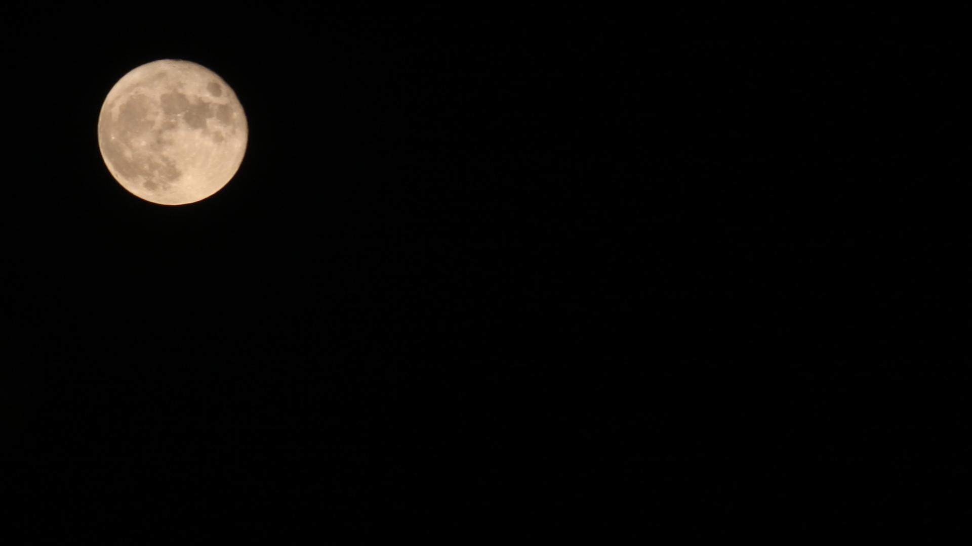 Vollmond am Abendhimmel Vollmond am Abendhimmel