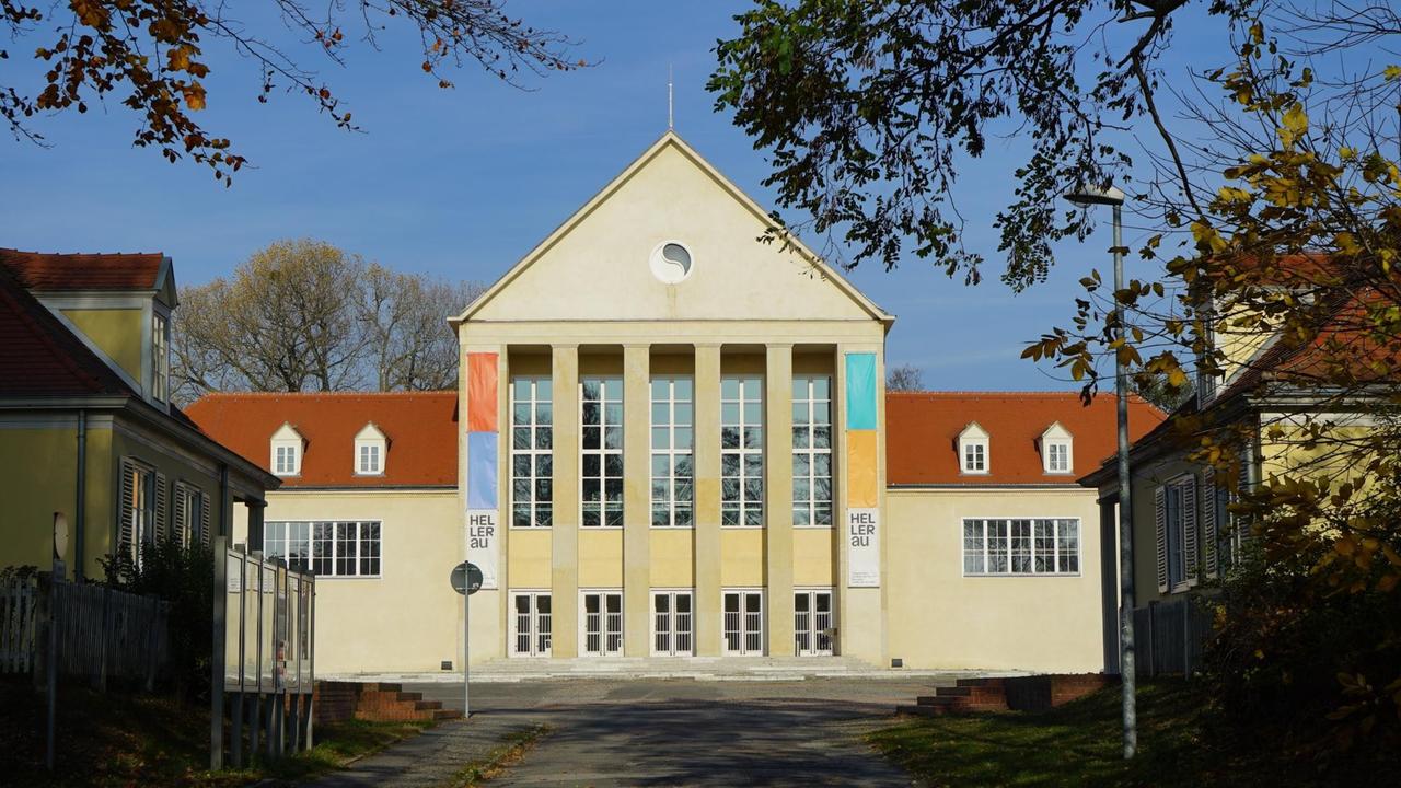 Das Festspielhaus Hellerau entstand 1911 und gilt als ein Hauptwerk der Architektur des 20. Jahrhunderts. Das Festspielhaus Hellerau entstand 1911 und gilt als ein Hauptwerk der Architektur des 20. Jahrhunderts.