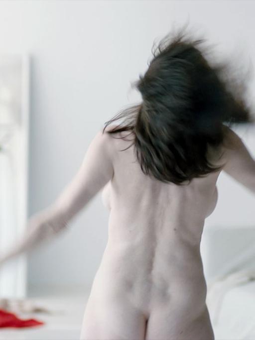 Laura Benson in "Touch me not"