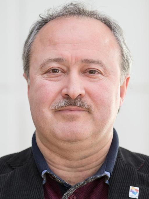 Avni Altiner, ex-Vorsitzender der niedersächsischen Schura, fotografiert am 16.02.2016 in der Universität Osnabrück (Niedersachsen).