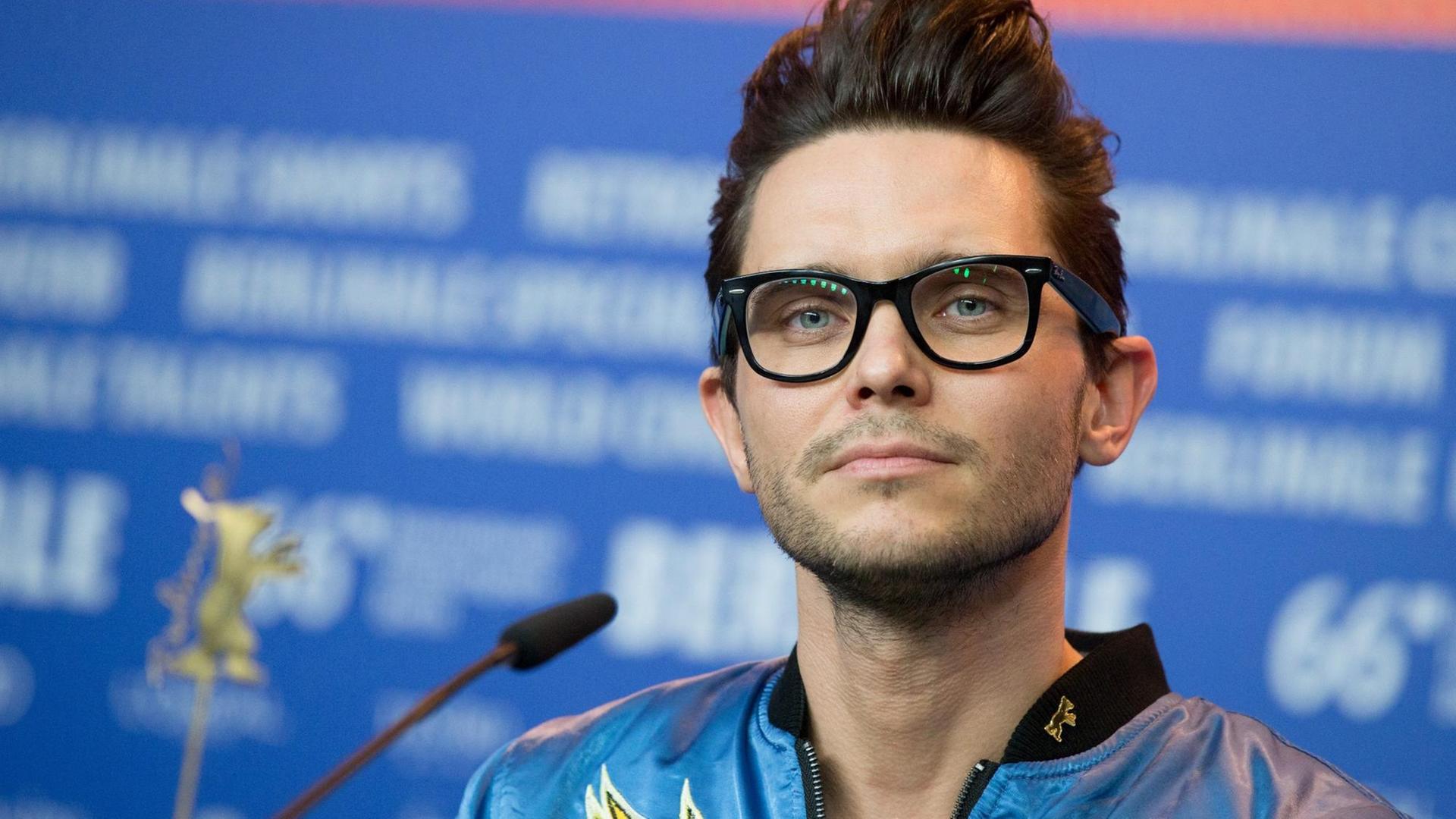 Regisseur Thomas Wasilewski bei der Premiere seines Film "United States Of Love" bei der Berlinale 2016. Regisseur Thomas Wasilewski bei der Premiere seines Film "United States Of Love" bei der Berlinale 2016.
