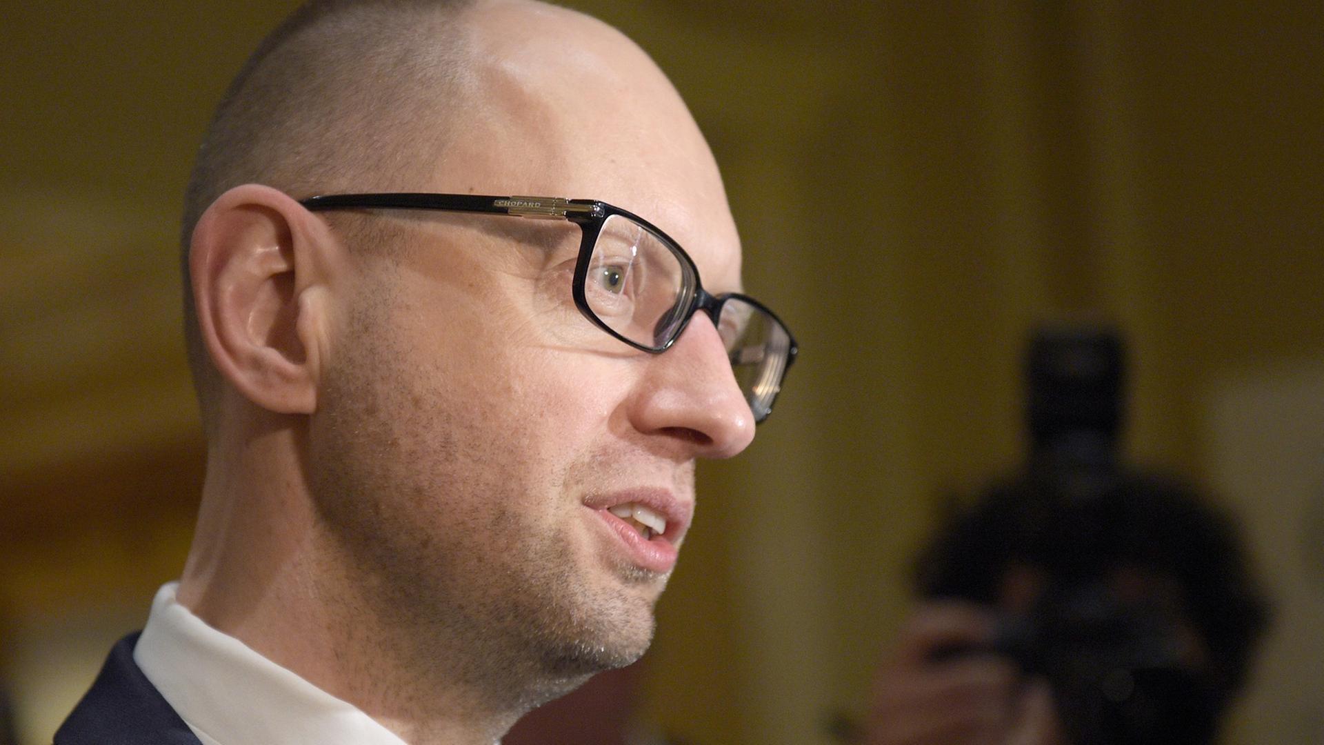 Der ukrainische Ministerpräsident Arseni Jazenjuk. Der ukrainische Ministerpräsident Arseni Jazenjuk.