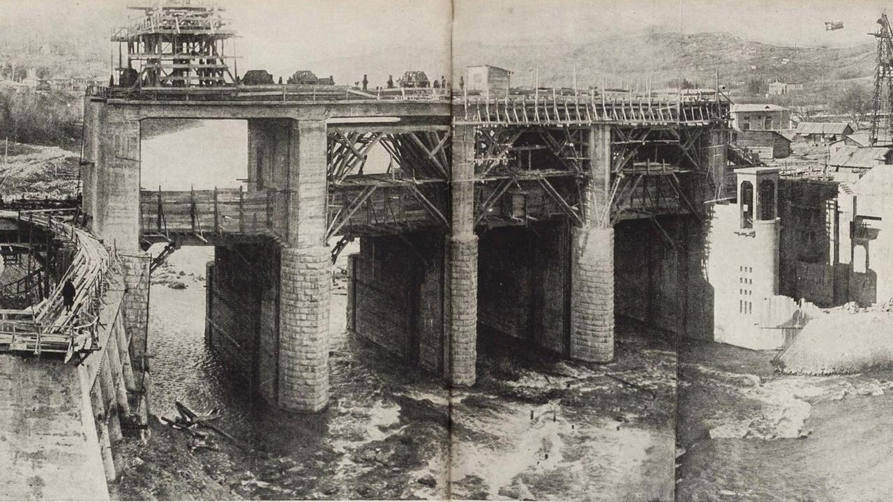 Historische Darstellung vom Wasserkraftwerk Rioni, aus der UdSSR 1933. Gefunden in der Sammlung der Russischen Staatsbibliothek, Moskau. 