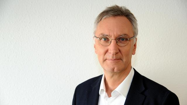 Der Professor für Kinder- und Jugendpsychiatrie und Autor Michael Schulte-Markwort, aufgenommen am 10.05.2015 in Köln.