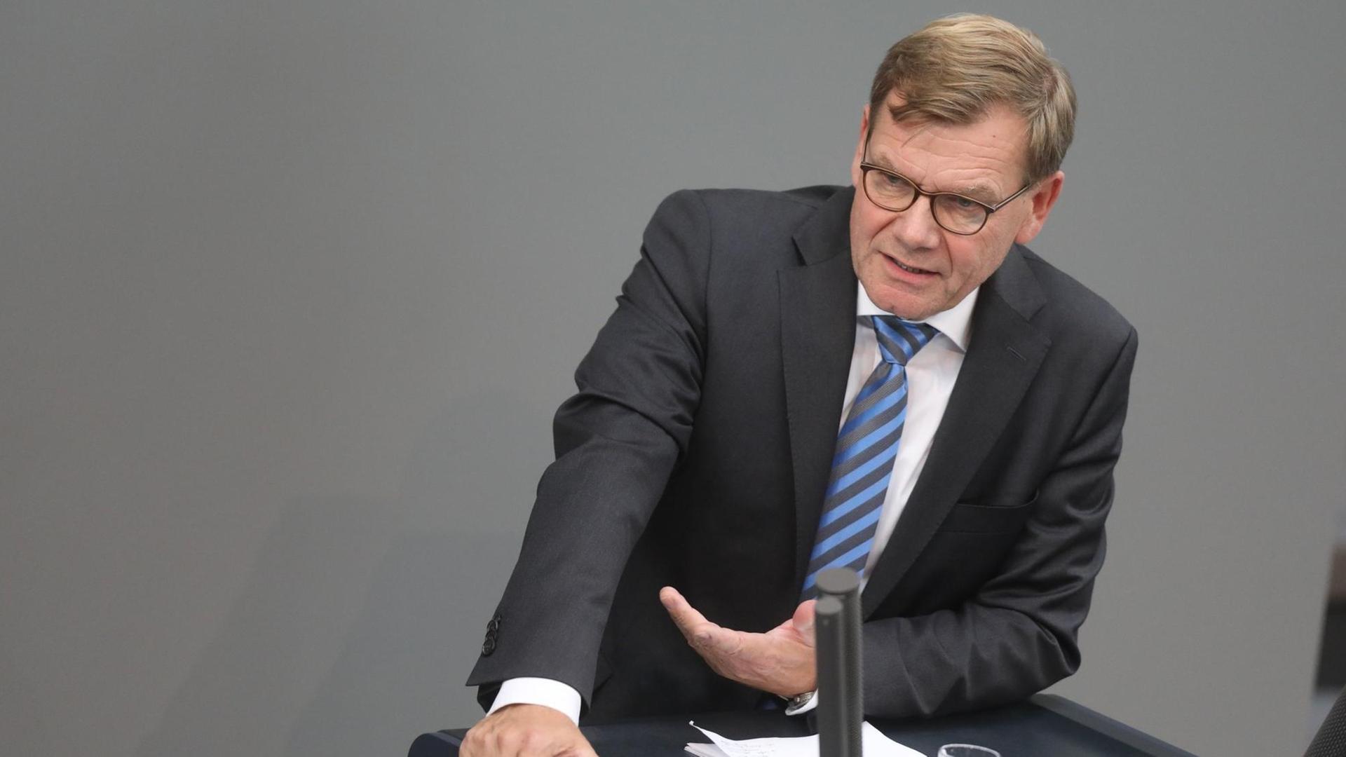 Johann David Wadephul (CDU) spricht im Bundestag.