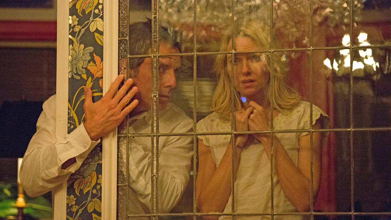 Josh (gespielt von Ben Stiller) und Cornelia (Naomi Watts) haben ein Schlüsselerlebnis: Filmszene aus "Gefühlt Mitte Zwanzig" von Noah Baumbach