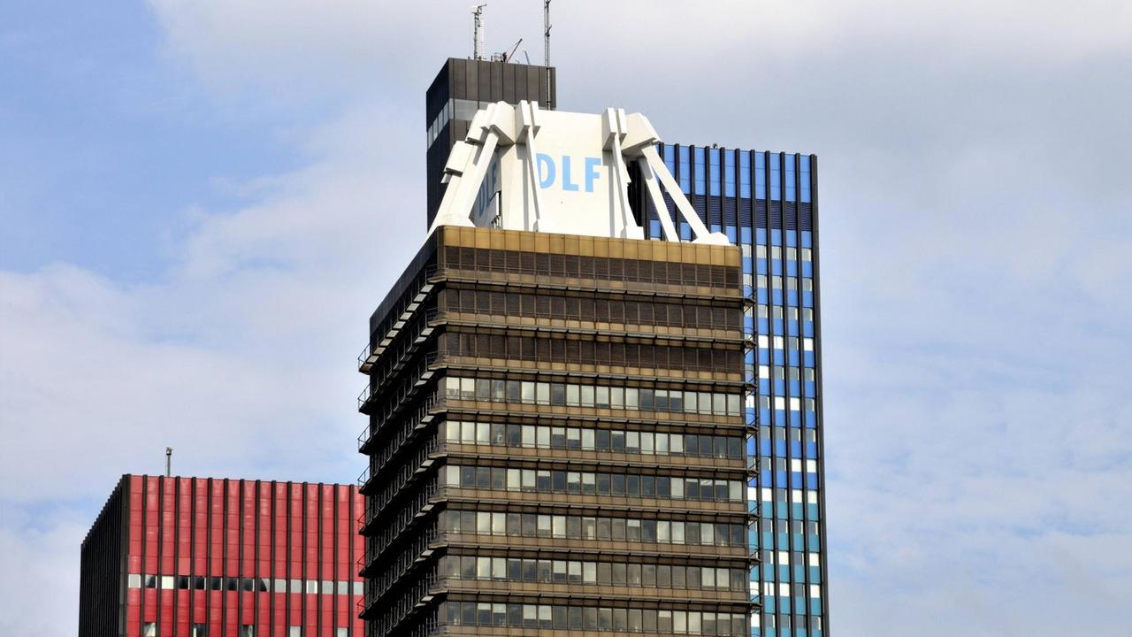 Altes Deutsche Welle Gebäude in Köln mit Deutschlandfunk im Vordergrund Altes Deutsche Welle Gebäude in Köln mit Deutschlandfunk im Vordergrund