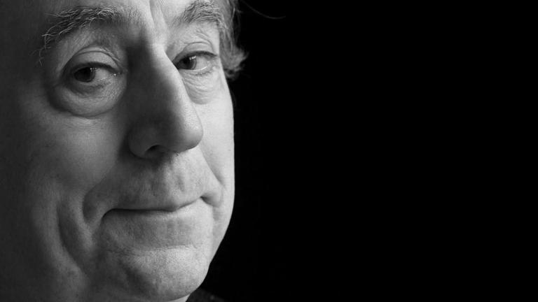 Terry Jones, englischer Schauspieler und Gründungsmitglied von Monty Python. Er führte Regie bei dem berühmten Film "Das Leben des Brian". Terry Jones, englischer Schauspieler und Gründungsmitglied von Monty Python. Er führte Regie bei dem berühmten Film "Das Leben des Brian".