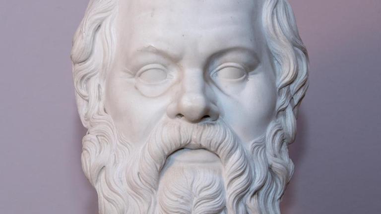 Die Büste des des antiken griechischen Philosophen Sokrates.