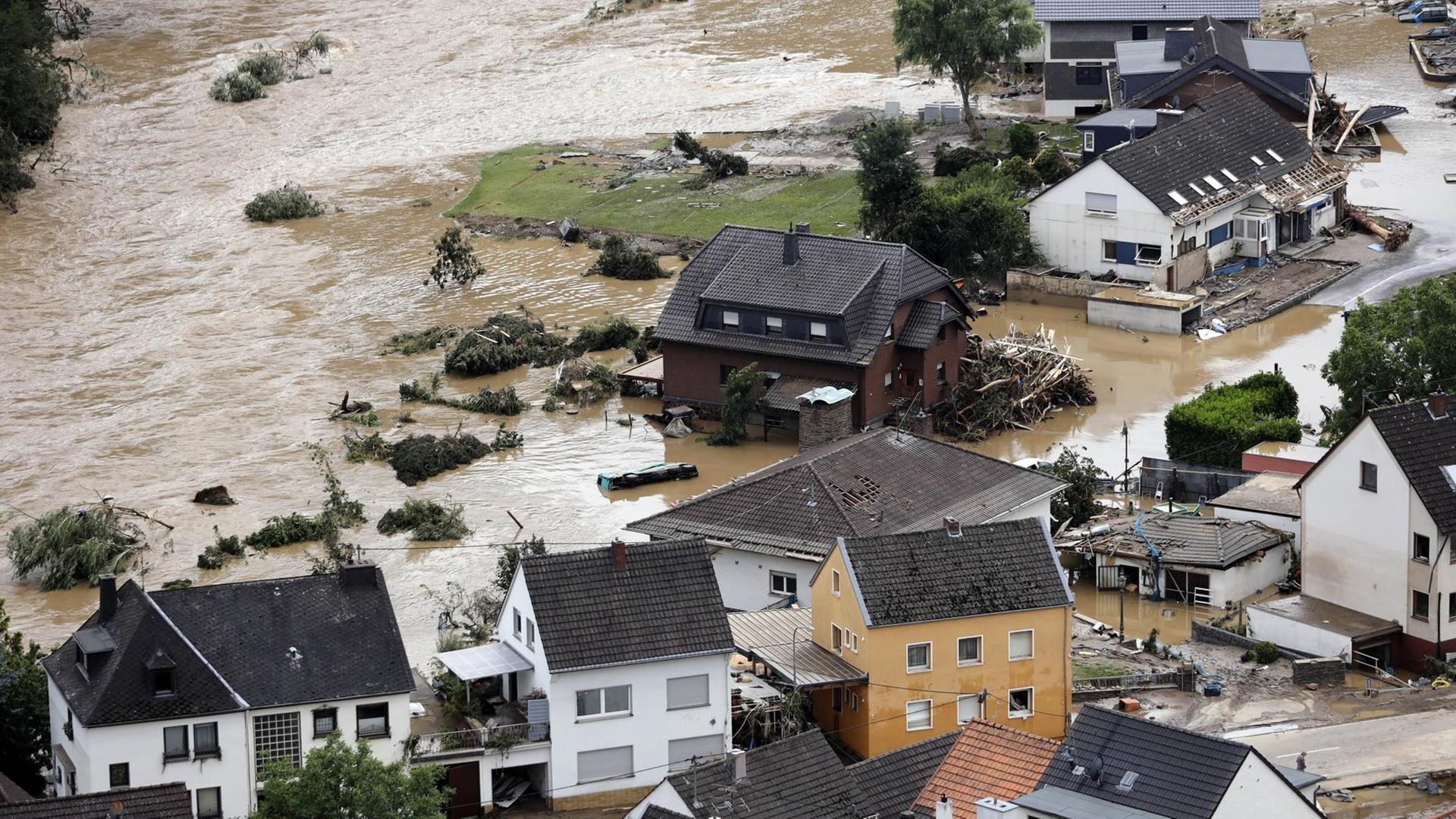 Ein Ort in der Eifel im Hochwasser am 15.07.2021 Ein Ort in der Eifel im Hochwasser am 15.07.2021