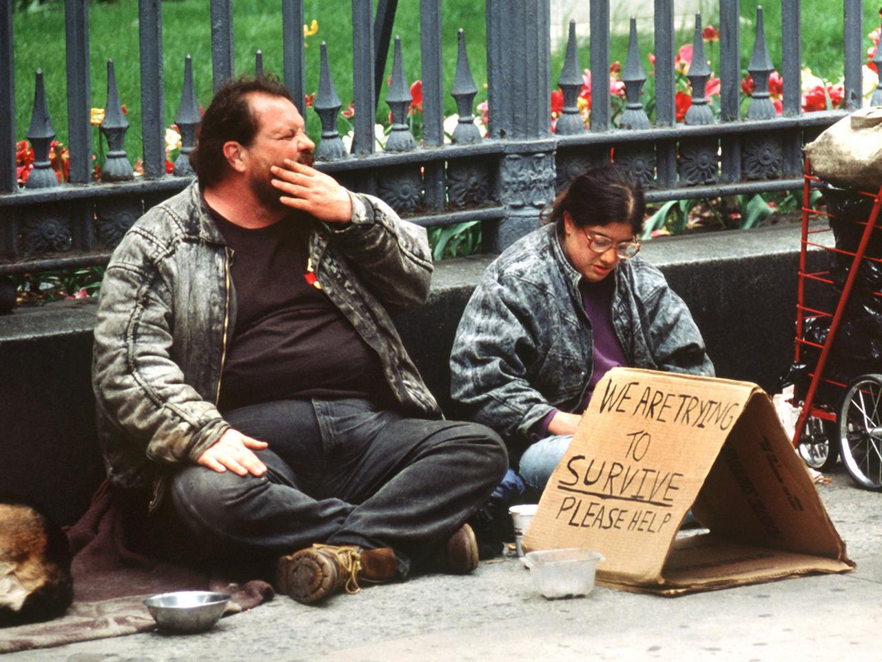 Obdachlose im Finanzdistrikt von Manhattan im August 1995 Obdachlose im Finanzdistrikt von Manhattan im August 1995