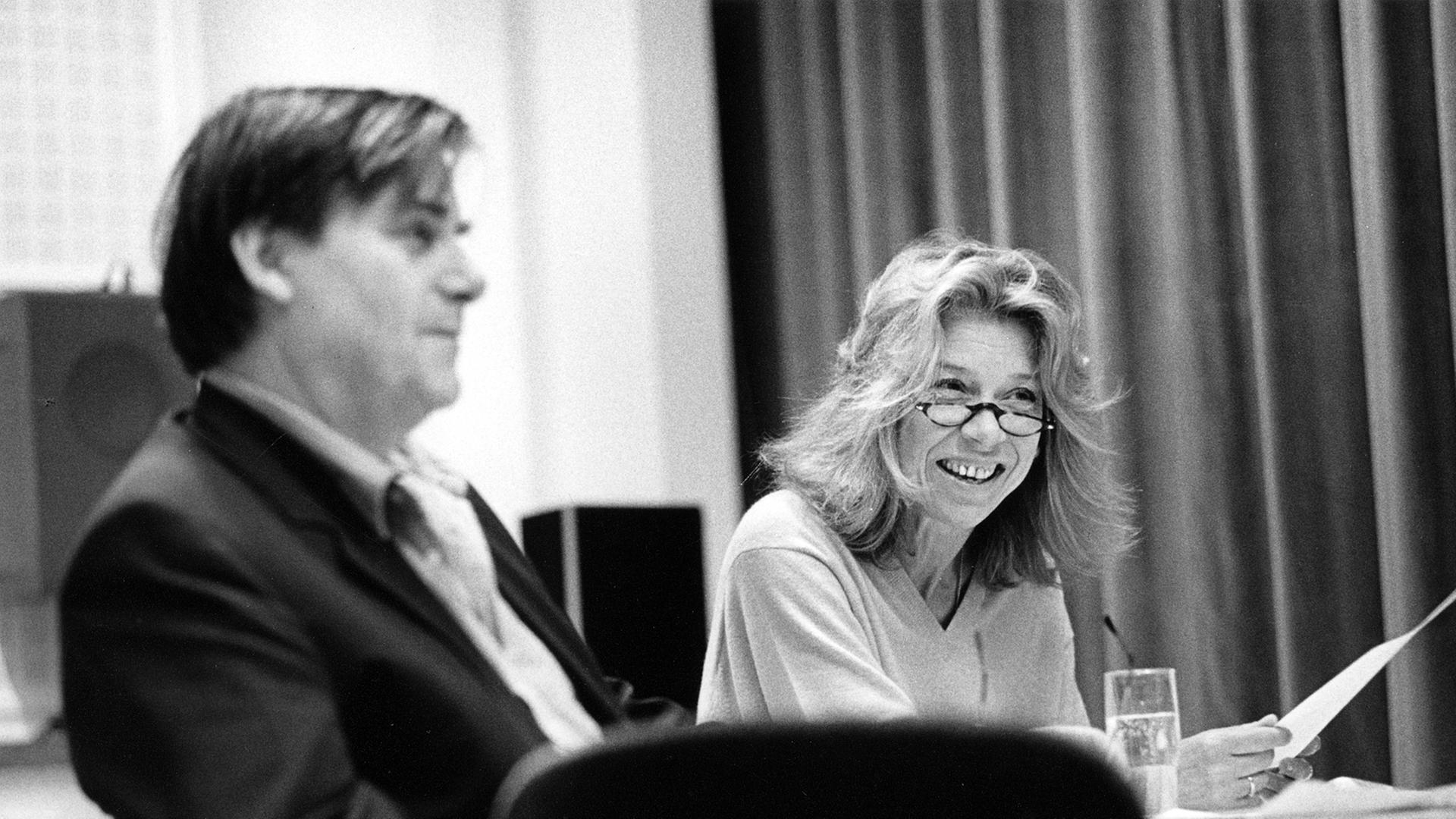 Hörspiel: "Der Hahn ist tot" mit Peter Simonischek und Evelyn Hamann Hörspiel: "Der Hahn ist tot" mit Peter Simonischek und Evelyn Hamann