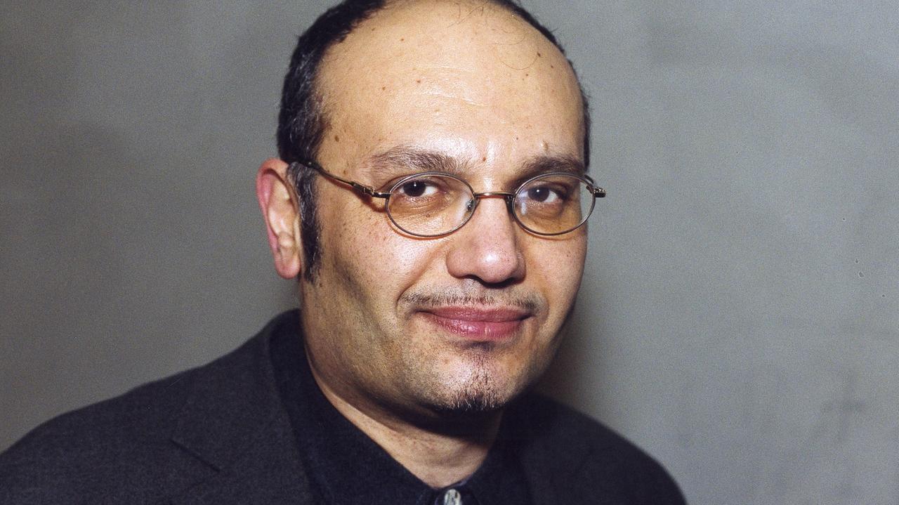Der Schriftsteller Zafer Senocak, Foto: Januar 2003. Der Schriftsteller Zafer Senocak, Foto: Januar 2003.