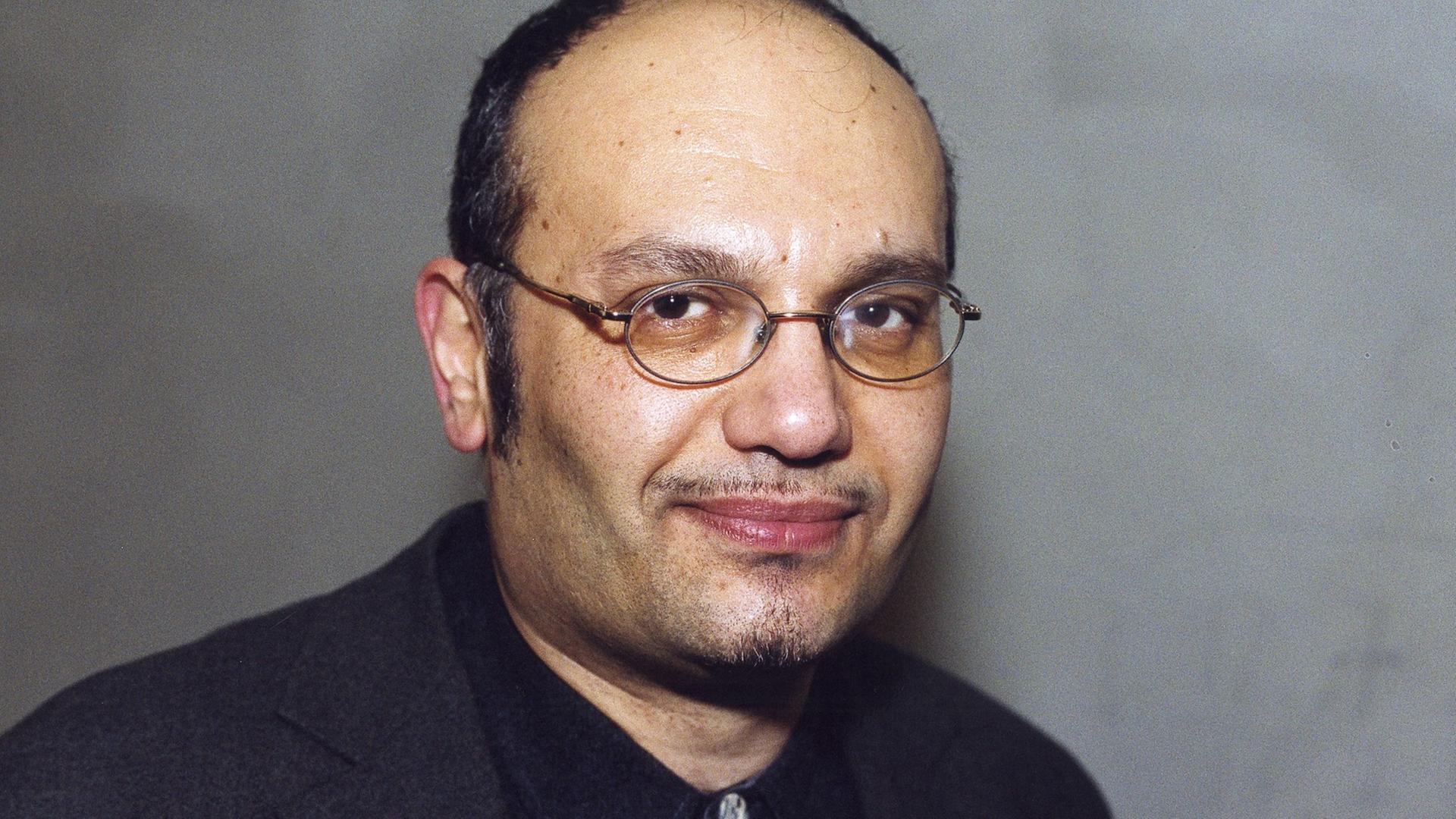 Der Schriftsteller Zafer Senocak, Foto: Januar 2003. Der Schriftsteller Zafer Senocak, Foto: Januar 2003.