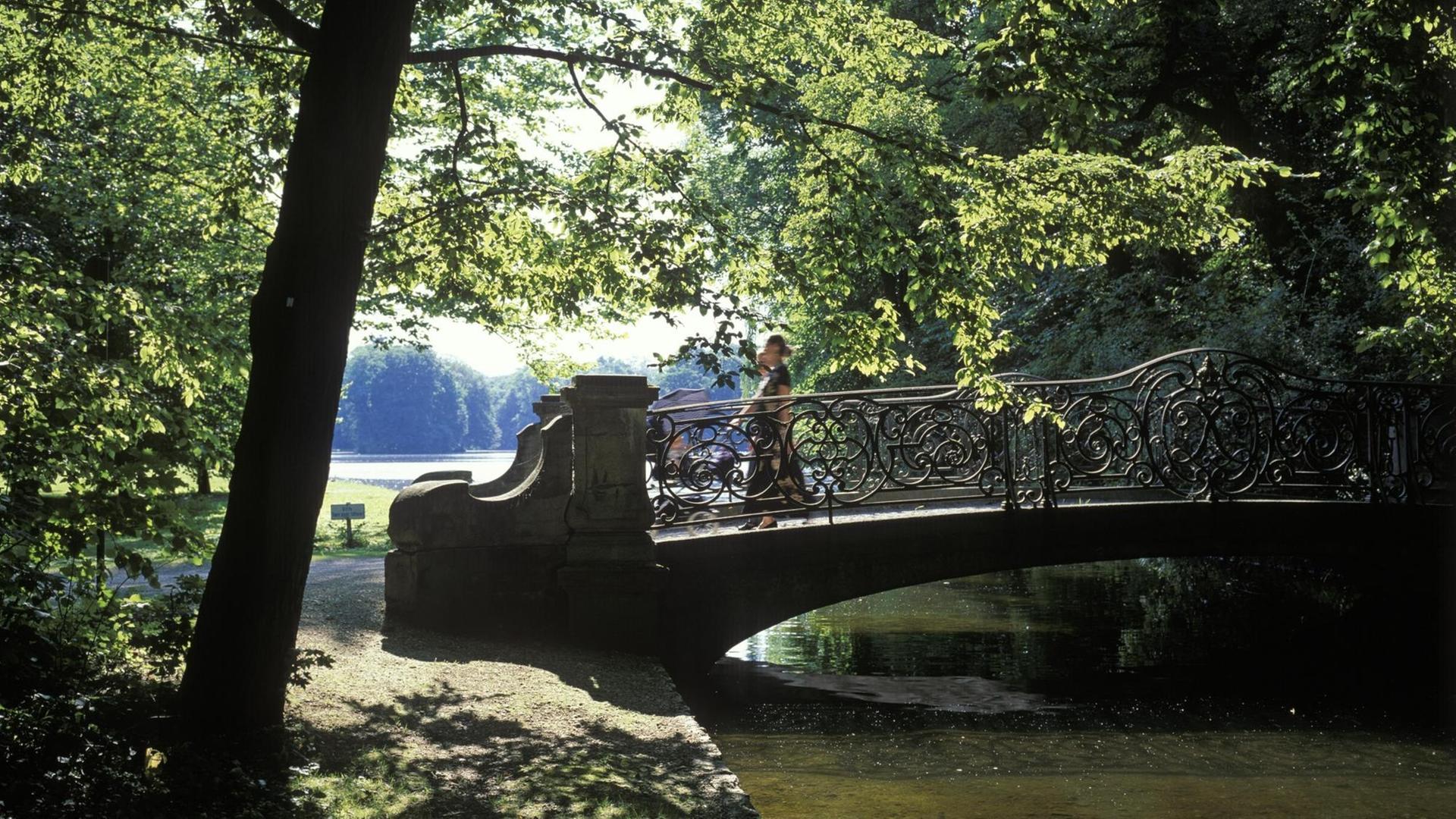 Brücke im Nymphenburger Park Brücke im Nymphenburger Park