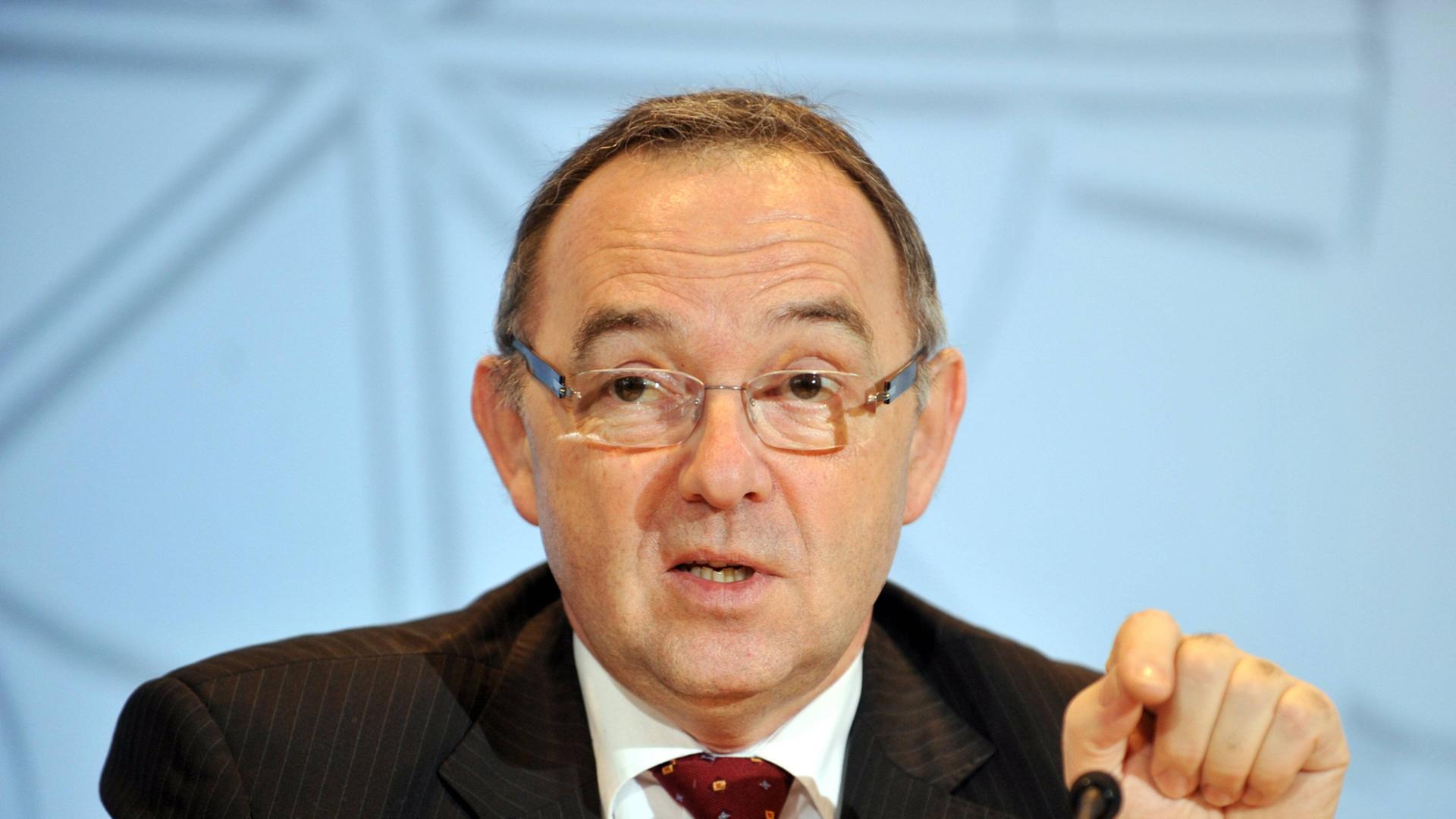 Der nordrhein-westfälische Finanzminister Norbert Walter-Borjans (SPD). Der nordrhein-westfälische Finanzminister Norbert Walter-Borjans (SPD).