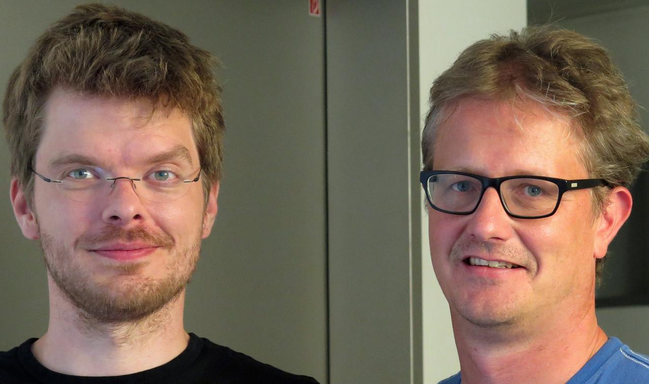 Gijs Leenaars, der neue Leiter des Rundfunkchores Berlin (l.), und Moderator Carsten Beyer (r.) Gijs Leenaars, der neue Leiter des Rundfunkchores Berlin (l.), und Moderator Carsten Beyer (r.)
