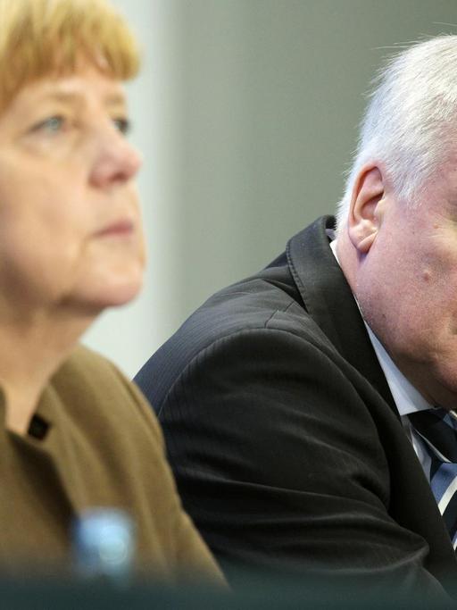Bundeskanzlerin Angela Merkel (CDU, l), Bundesinnenminister Horst Seehofer und SPD-Chefin Andrea Nahles im Kanzleramt.