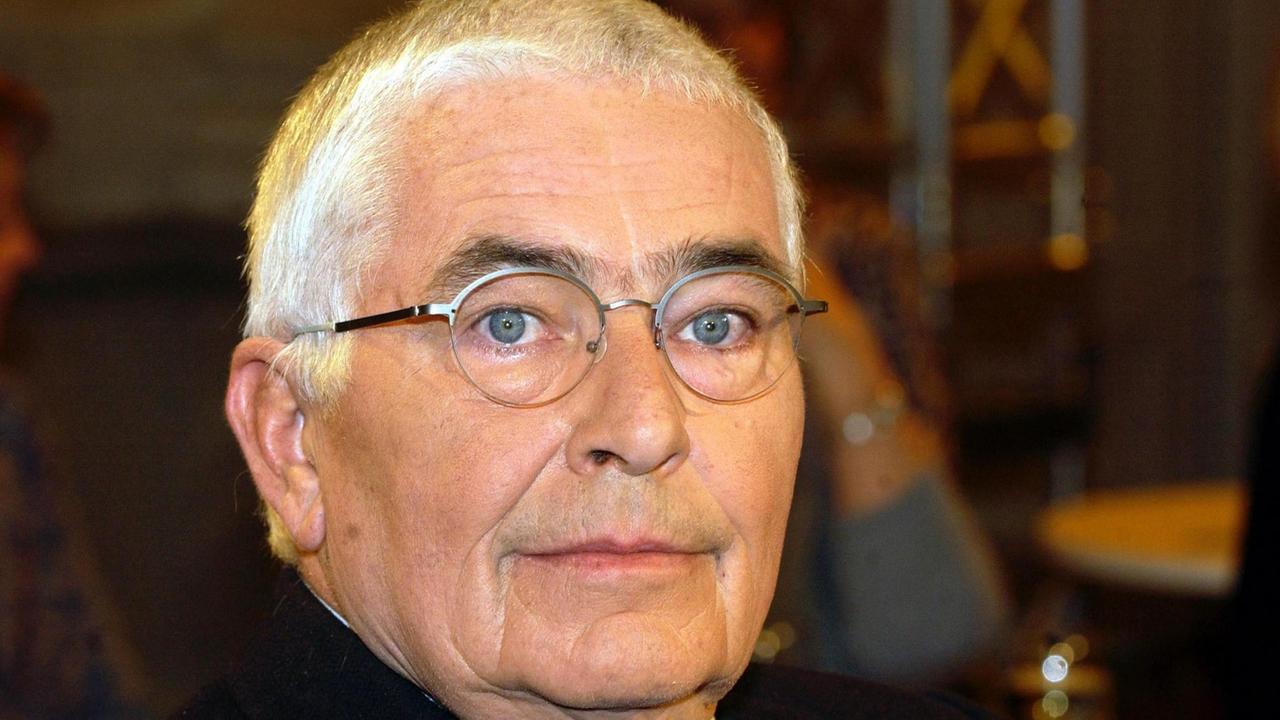 Frank Schneider, ehem. Intendant des Konzerthauses Berlin, aufgenommen am 08.02.2005 am Rande der rbb-Sendung "Im Palais". Frank Schneider, ehem. Intendant des Konzerthauses Berlin, aufgenommen am 08.02.2005 am Rande der rbb-Sendung "Im Palais".