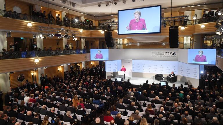 Bundeskanzlerin Merkel bei ihrer Rede auf der Münchner Sicherheitskonferenz
