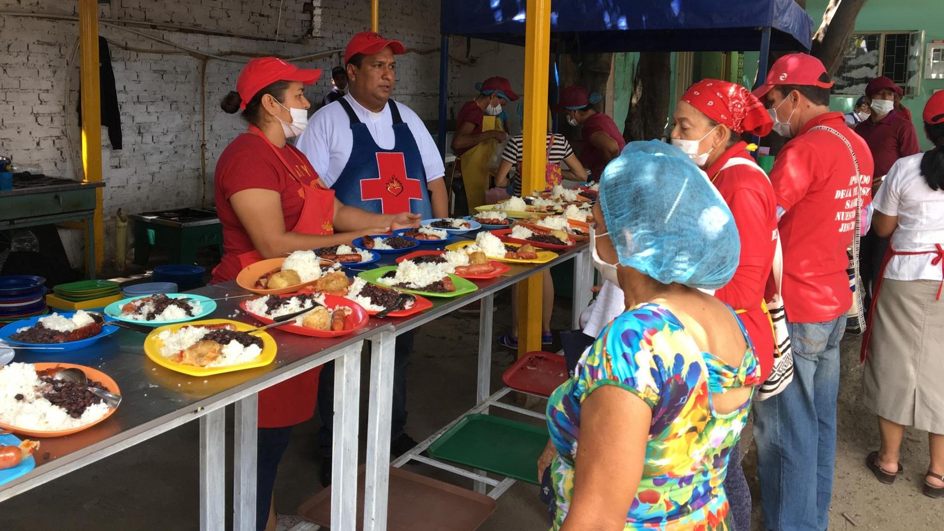 200.000 Menschen überqueren monatlich die Grenze zwischen Kolumbien und Venezuela 200.000 Menschen überqueren monatlich die Grenze zwischen Kolumbien und Venezuela