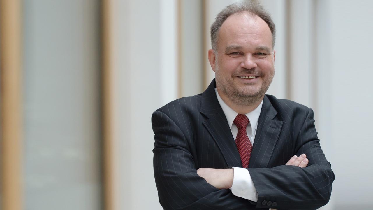 Lukas Siebenkotten ist der Präsident des Deutschen Mieterbundes. Lukas Siebenkotten ist der Präsident des Deutschen Mieterbundes.