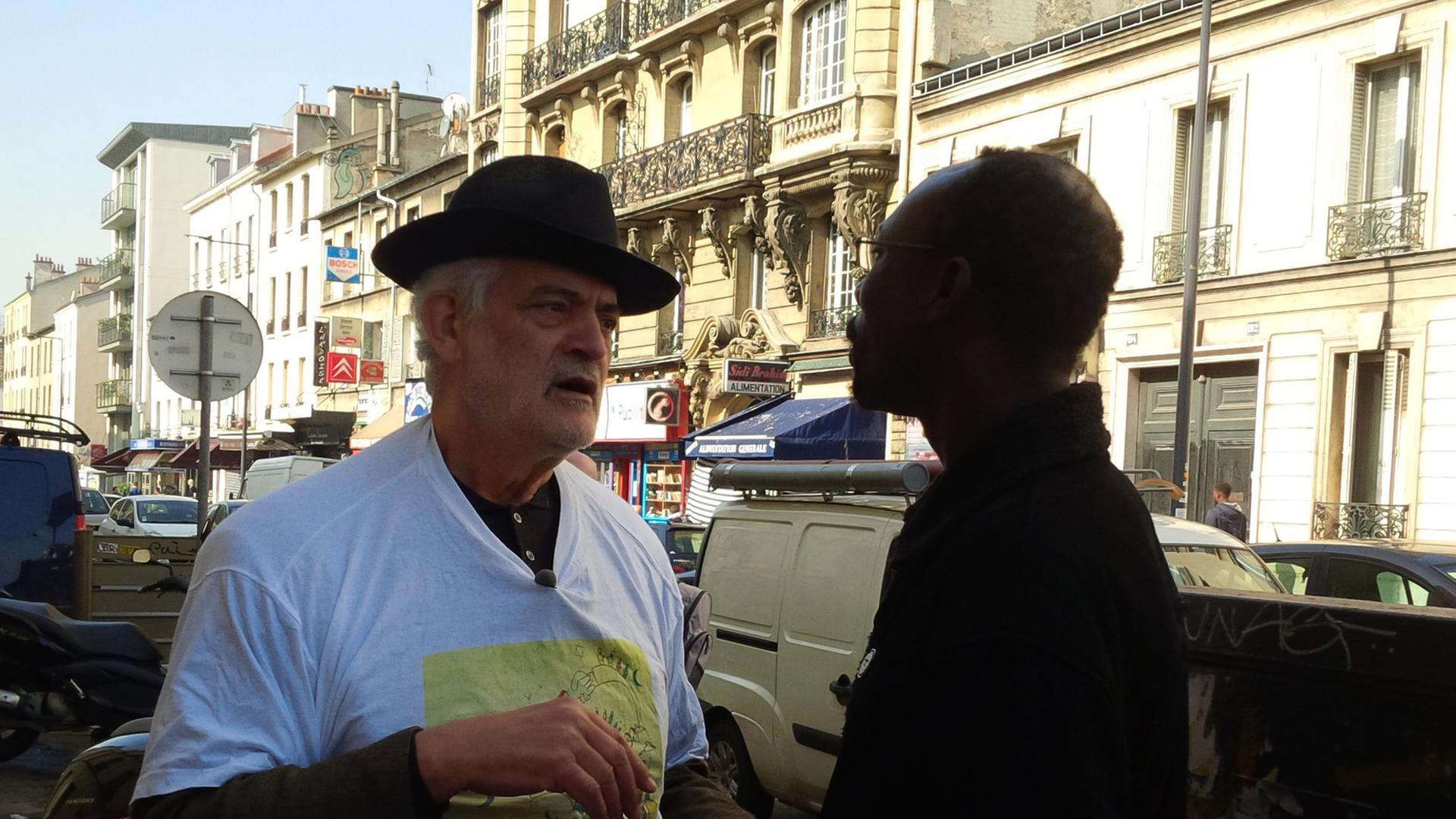 Rabbi Michel Serfaty im Gespräch auf den Straßen von Paris.
