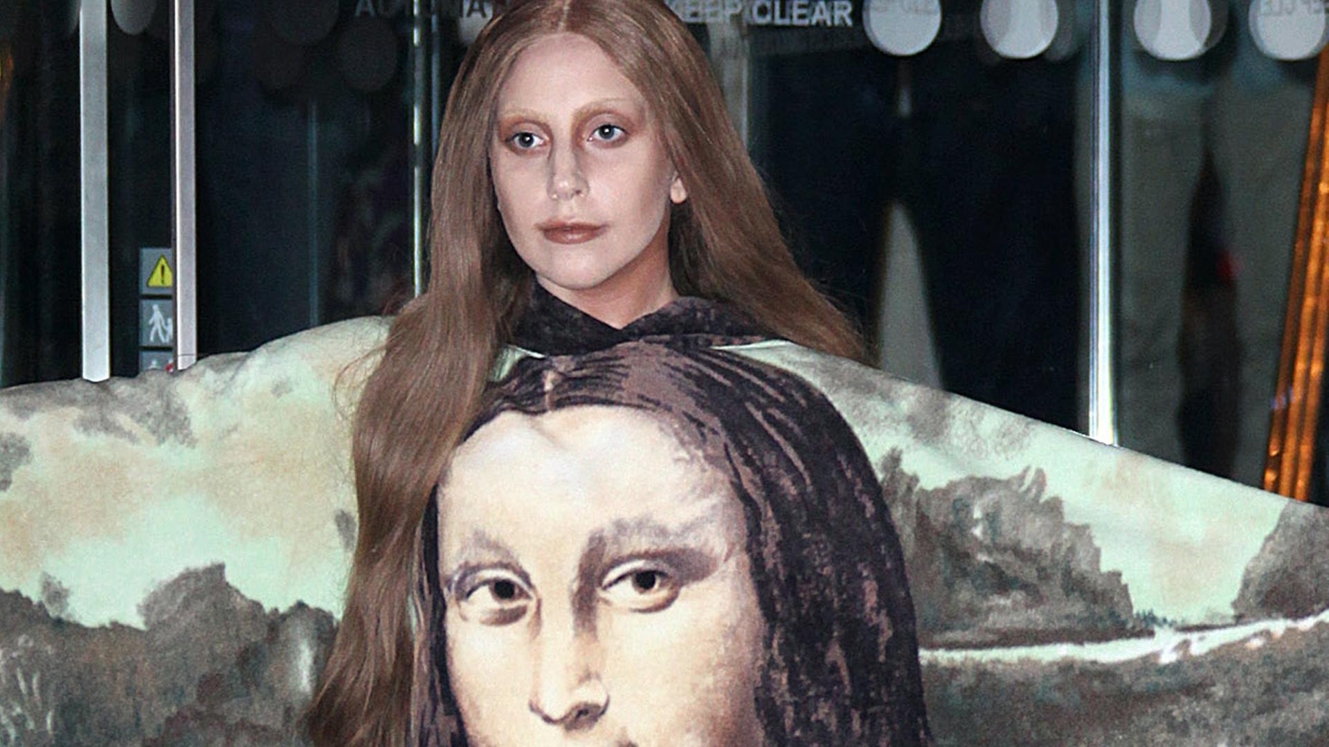 Die Popmusikerin Lady Gaga trägt ein Mona-Lisa-Outfit Die Popmusikerin Lady Gaga trägt ein Mona-Lisa-Outfit