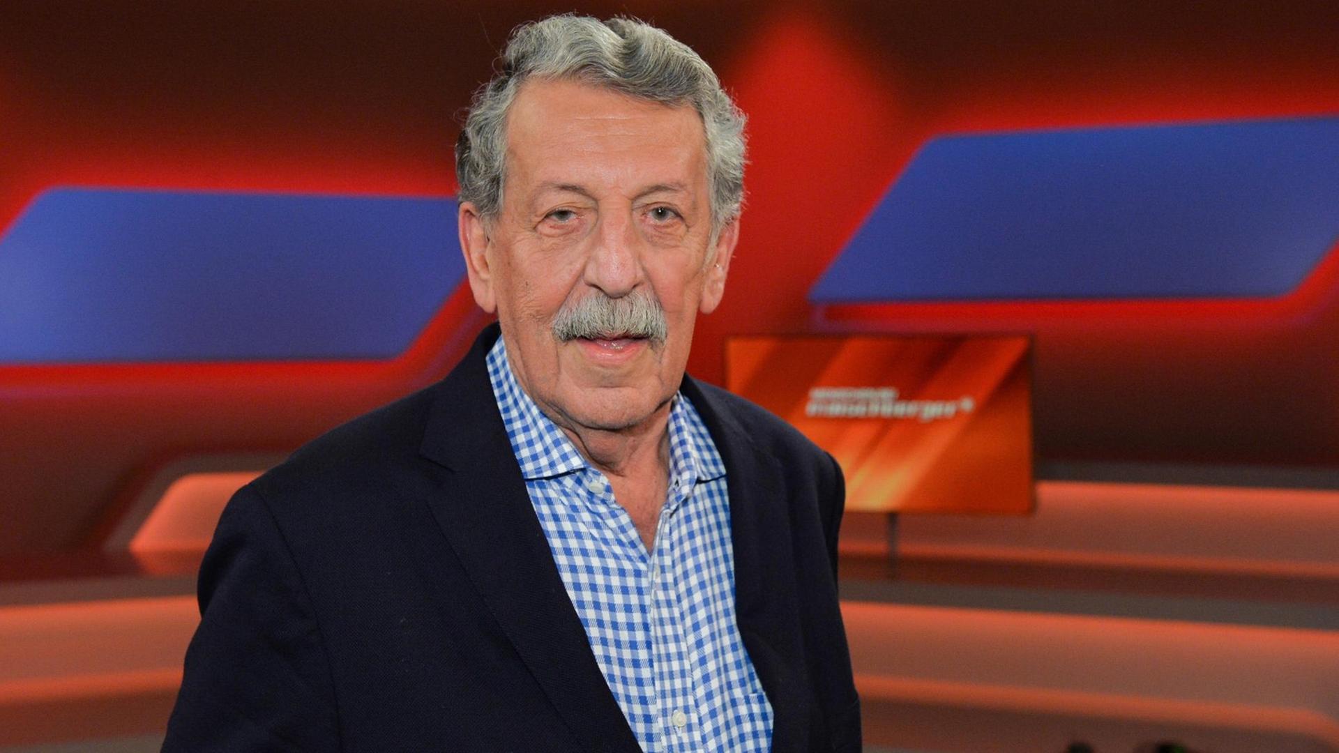 Der ZDF-Journalist Ulrich Kienzle. Der ZDF-Journalist Ulrich Kienzle.