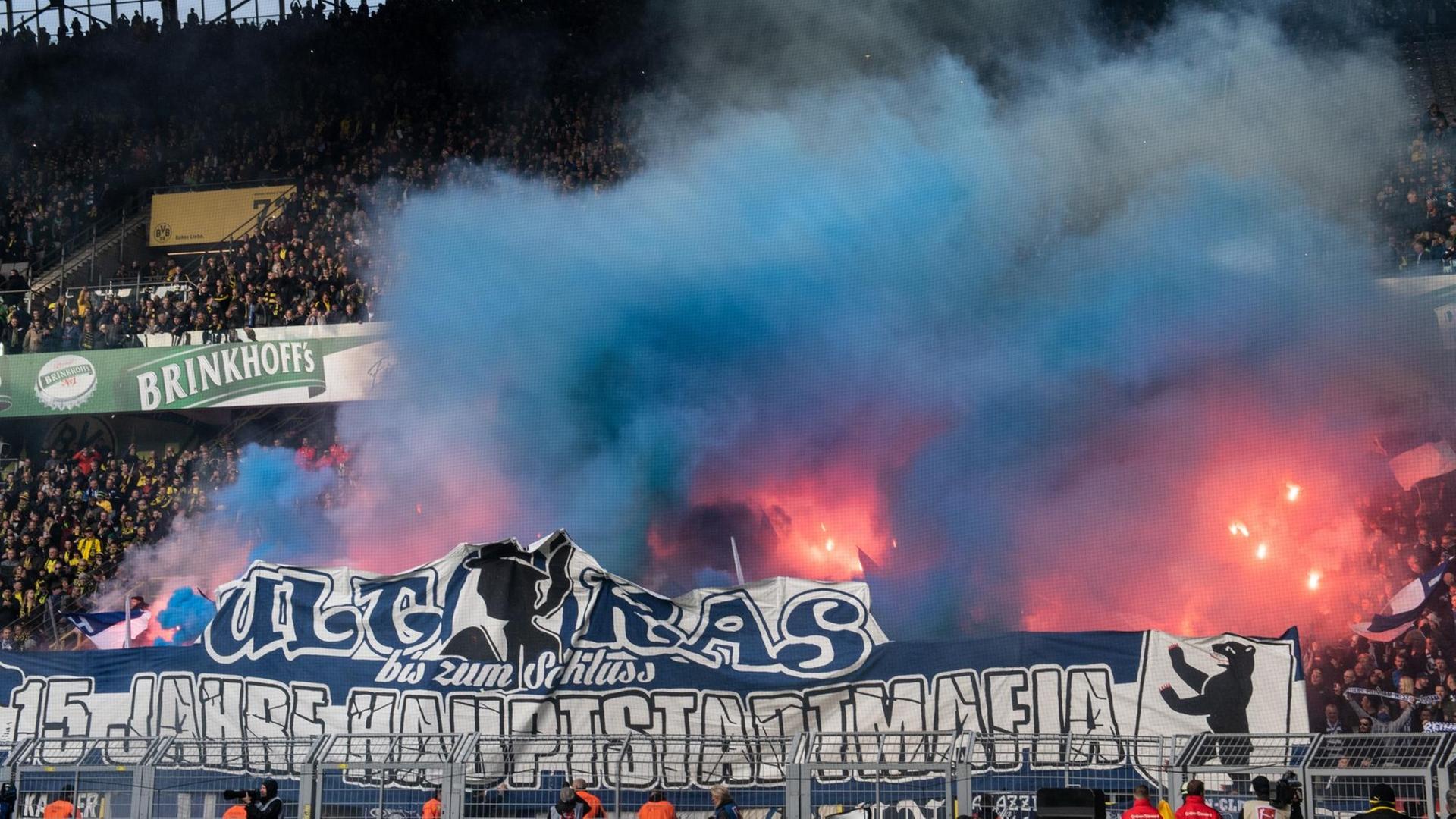 Ausschreitungen beim Spiel Borussia Dortmund - Hertha BSC Ausschreitungen beim Spiel Borussia Dortmund - Hertha BSC