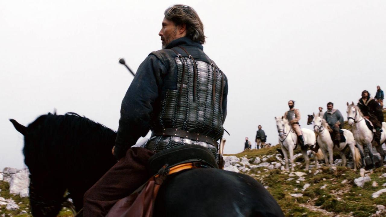Mads Mikkelsen als Michael Kohlhaas führt bewaffnete Fehde gegen die Obrigkeit - Filmszene aus THE LEGEND OF MICHAEL KOHLHAAS, 2013. Mads Mikkelsen als Michael Kohlhaas führt bewaffnete Fehde gegen die Obrigkeit - Filmszene aus THE LEGEND OF MICHAEL KOHLHAAS, 2013.