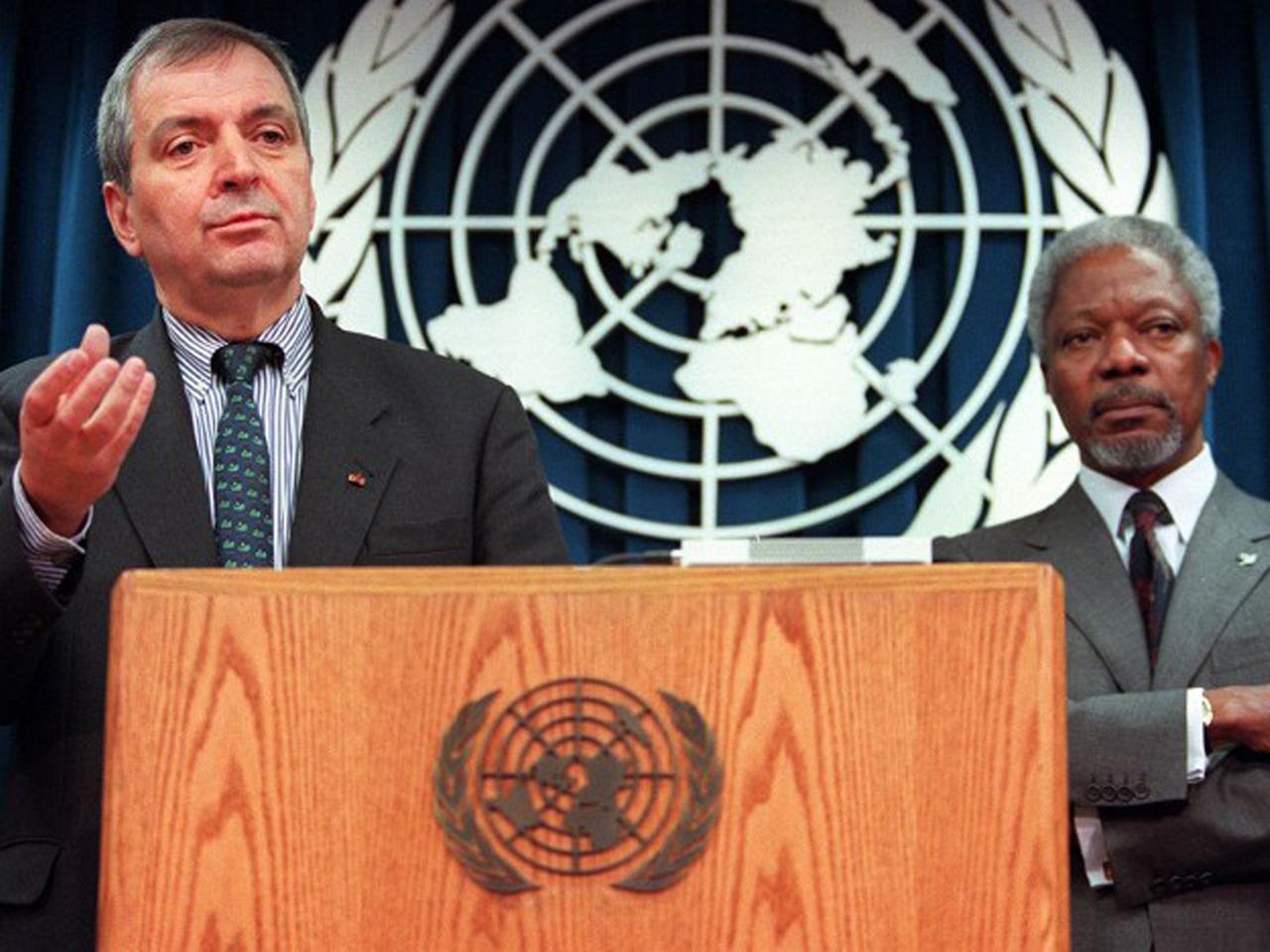 Klaus Töpfer, der Vorgänger von Achim Steiner bei der UNEP. Im Hintergrund der ehemalige UN-Generalsekretär Kofi Annan. Klaus Töpfer, der Vorgänger von Achim Steiner bei der UNEP. Im Hintergrund der ehemalige UN-Generalsekretär Kofi Annan.
