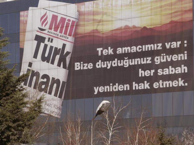 Gebäude der Zeitung Milliyet des türkischen Medienkonzerns Dogan Medya in Istanbul, aufgenommen am 20.03.2006. Foto: Robert B. Fishman +++(c) dpa - Report+++