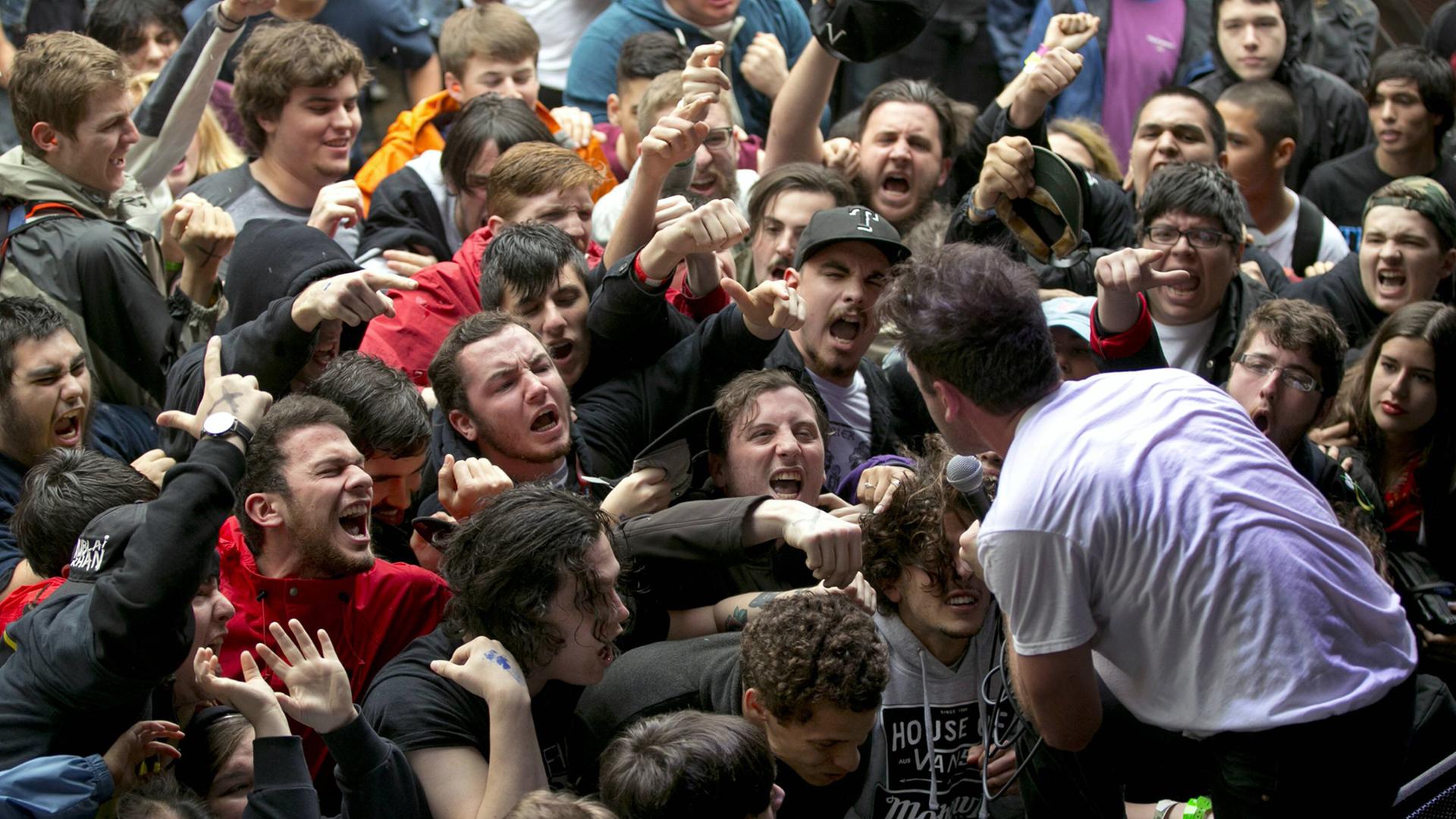 Fans bei einem Konzert auf dem South by Southwest in Austin Fans bei einem Konzert auf dem South by Southwest in Austin