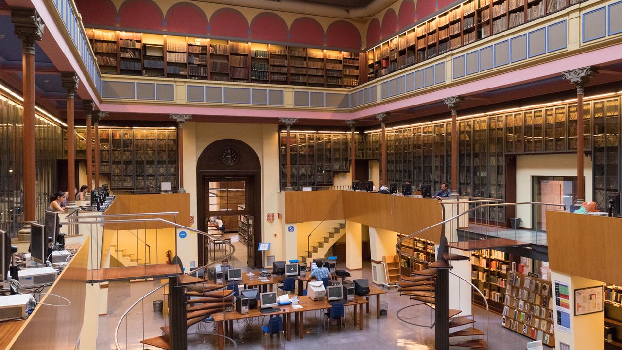 Lesesaal der Bibliothek Barcelona Lesesaal der Bibliothek Barcelona