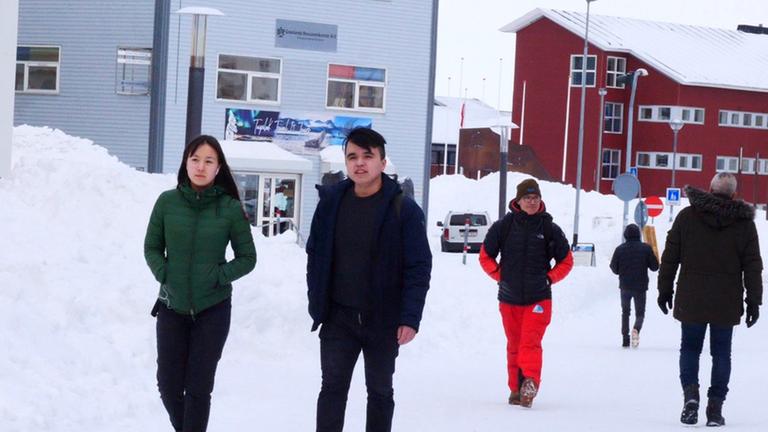 Straßenszene in Grönlands 17.000-Einwohner-Hauptstadt Nuuk Straßenszene in Grönlands 17.000-Einwohner-Hauptstadt Nuuk