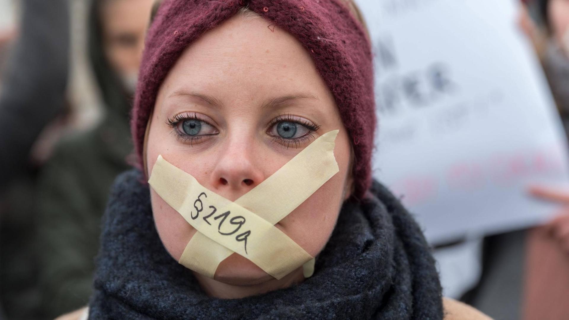 Demonstration in Berlin für die Abschaffung des Paragrafen 219a, das sogenannte Werbeverbot für Abtreibungen