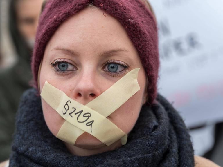 Demonstration in Berlin für die Abschaffung des Paragrafen 219a, das sogenannte Werbeverbot für Abtreibungen