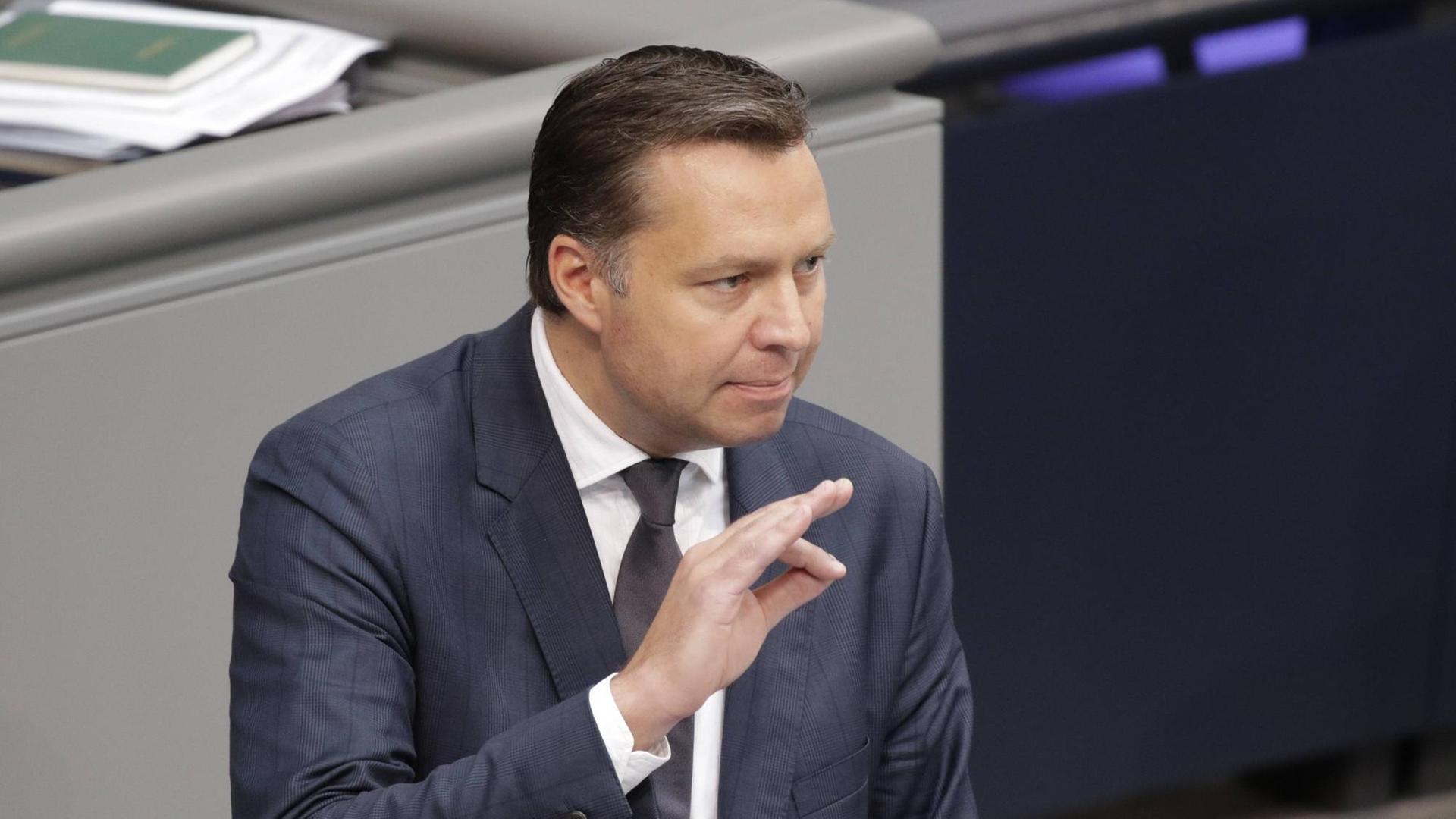 Der CSU-Innenpolitiker Stephan Mayer im Bundestag Der CSU-Innenpolitiker Stephan Mayer im Bundestag