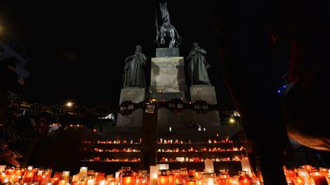 Kerzen auf dem Prager Wenzelsplatz erinnern am 25. Jahrestag an die Proteste vom 17. November 1989