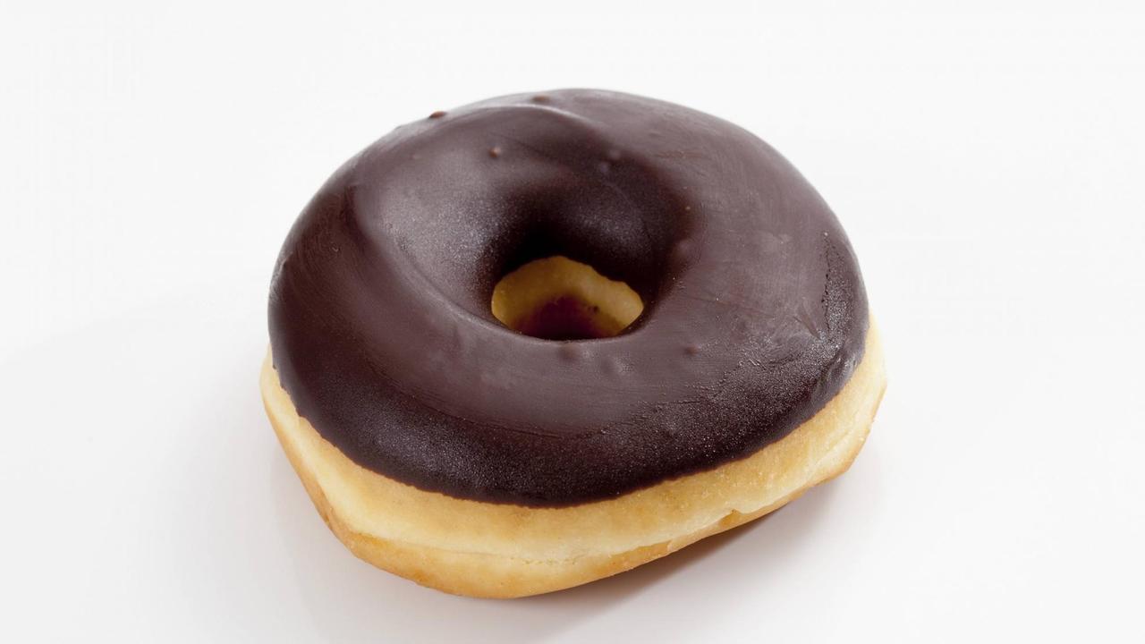 Doughnut topped with chocolate icing, close up PUBLICATIONxINxGERxSUIxAUTxHUNxONLY CSF017868 Doughnut topped With Chocolate icing Close up PUBLICATIONxINxGERxSUIxAUTxHUNxONLY CSF017868 Doughnut topped with chocolate icing, close up PUBLICATIONxINxGERxSUIxAUTxHUNxONLY CSF017868 Doughnut topped With Chocolate icing Close up PUBLICATIONxINxGERxSUIxAUTxHUNxONLY CSF017868