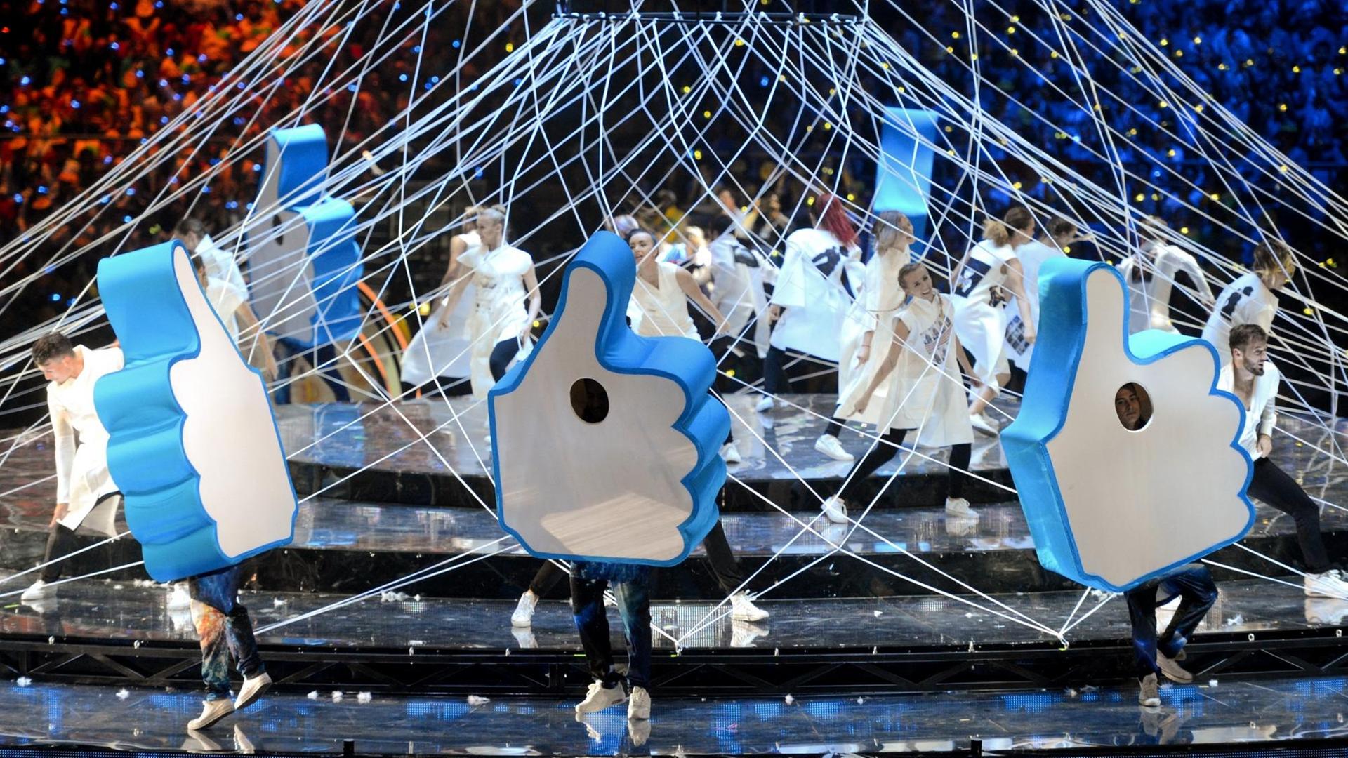 Eröffnungszeremonie des 19. Welt-Festivals von Jugend und Studenten in Sochi Eröffnungszeremonie des 19. Welt-Festivals von Jugend und Studenten in Sochi