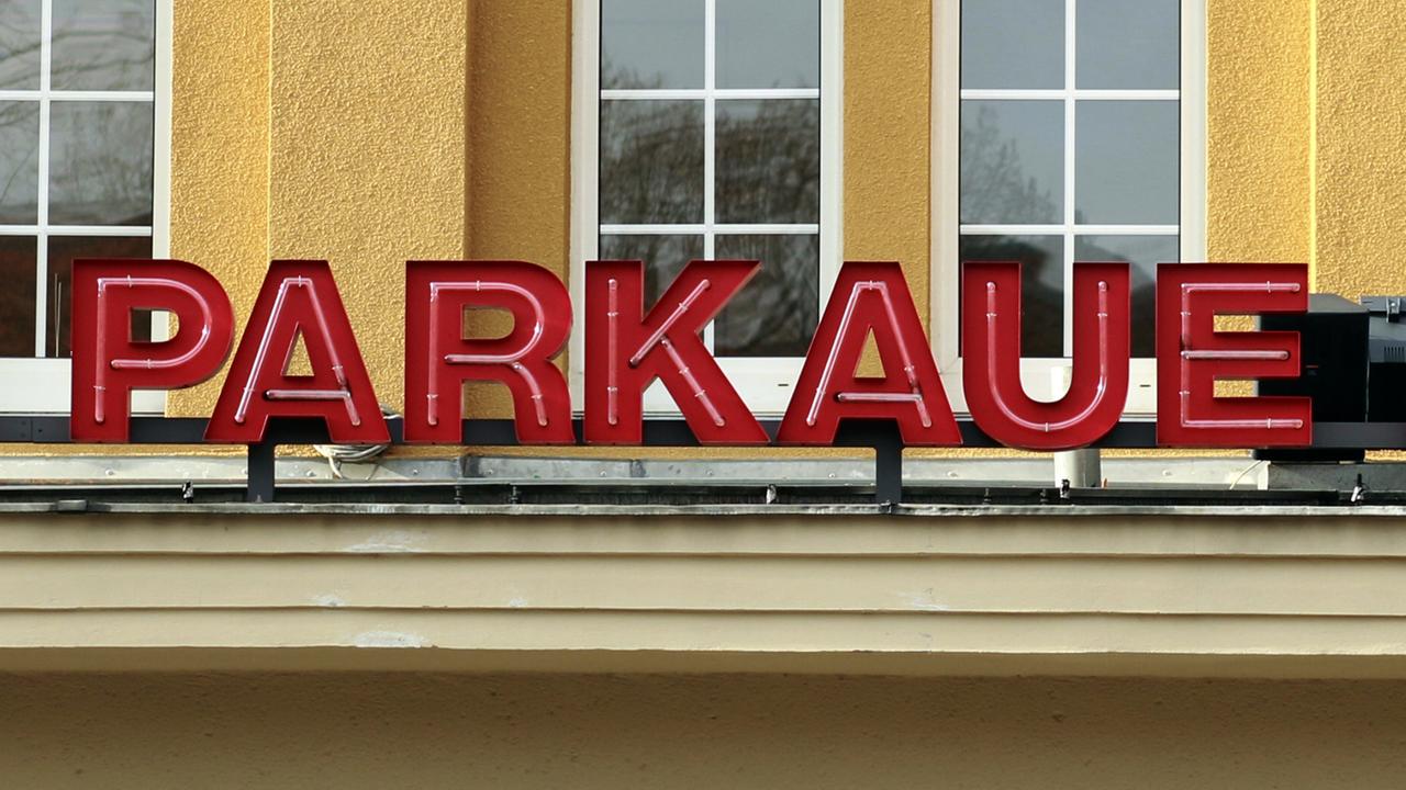 Der Schriftzug des Theaters an der Parkaue, Berlin Der Schriftzug des Theaters an der Parkaue, Berlin