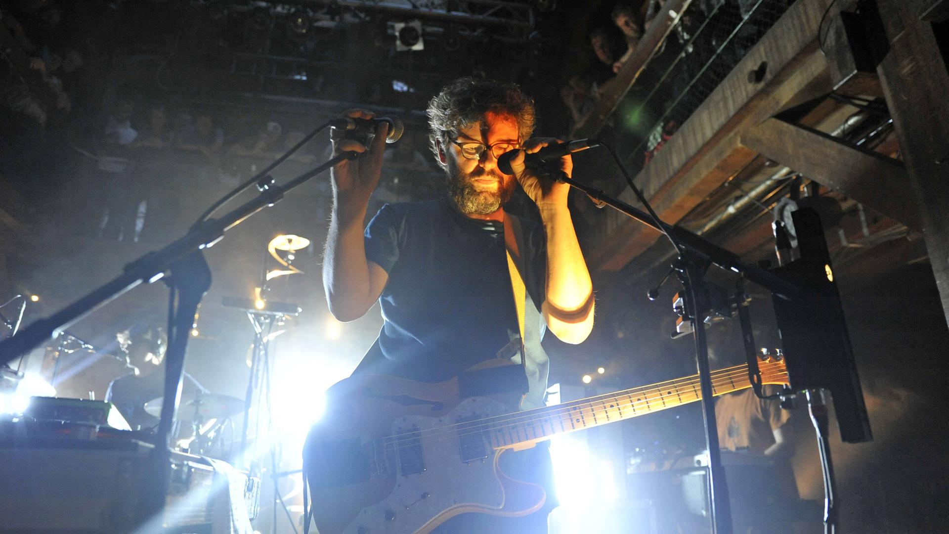 Markus Acher von The Notwist live in der Fabrik Hamburg. Markus Acher von The Notwist live in der Fabrik Hamburg.