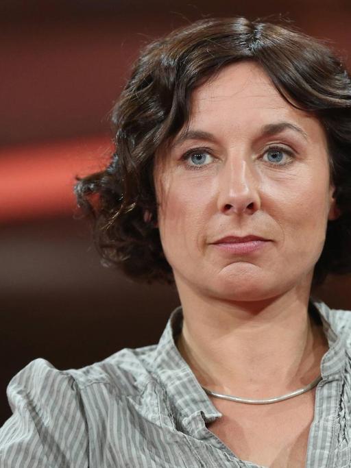 Die Schriftstellerin und Juristin Juli Zeh in einer Talkshow.
