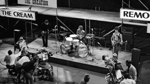 Das SW-Foto aus den 1960er Jahren zeigt die britische Supergruppe "The Cream" während einer Aufzeichnung der legendären Beat-Club-Sendung von Radio Bremen.