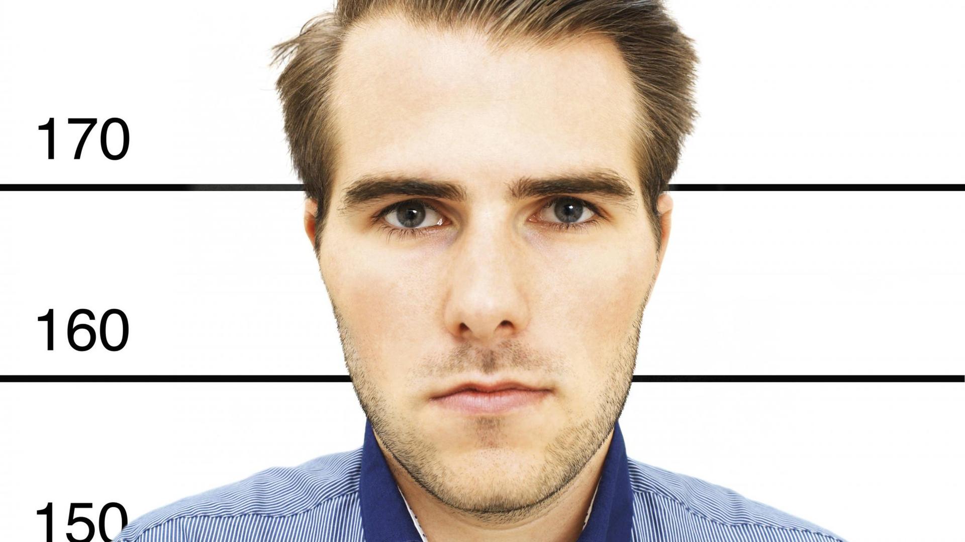 Fahndungsfoto eines jungen Mannes (Symbolfoto) Fahndungsfoto eines jungen Mannes (Symbolfoto)