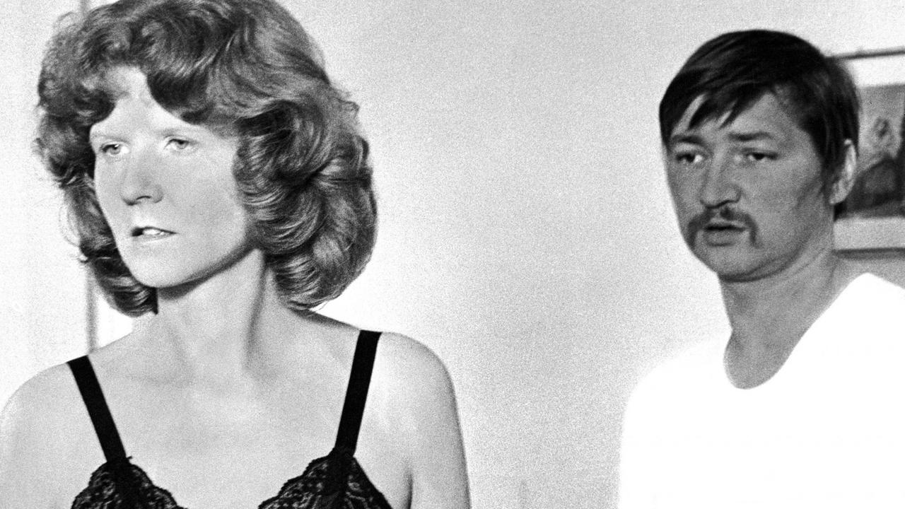 Irm Hermann und Rainer Werner Fassbinder in dem Film "Angst essen Seele auf" (1973) Irm Hermann und Rainer Werner Fassbinder in dem Film "Angst essen Seele auf" (1973)