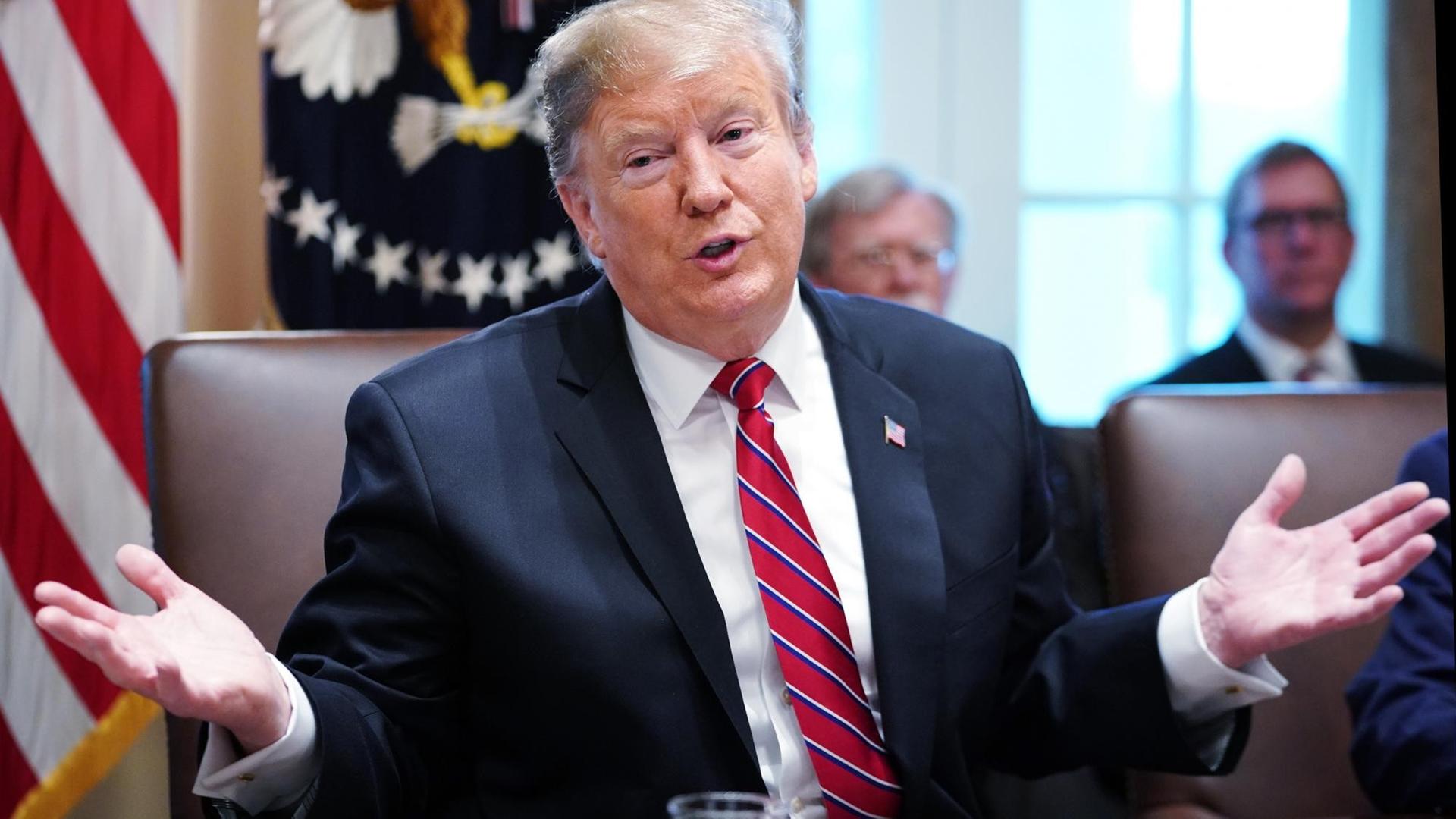 US-Präsident Donald Trump bei einem Kabinettstreffen im Weißen Haus US-Präsident Donald Trump bei einem Kabinettstreffen im Weißen Haus